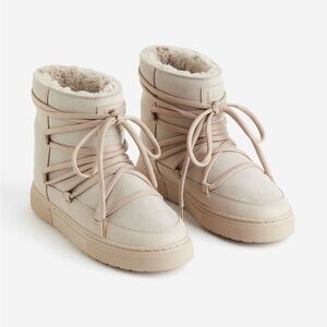H&M beige laced padded boots size 9 - runs small